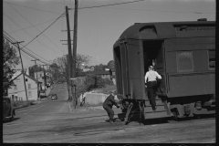 1917_Train boarding , Hagerstown Maryland