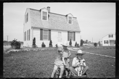 2096_Family of  first homesteaders at Decatur Homesteads, Decatur, Indiana