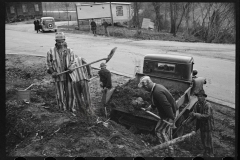 2164_Convicts working on state road, North Carolina