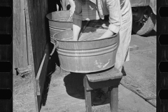 2178_Women washing clothes, Crabtree Recreational Project, near Raleigh, North Carolina