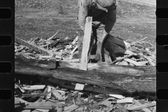 2190_Splitting shingles with froe and maul on Coalins project  farm,  western Kentucky