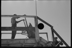 2391_Possibly Black-American workers, Newport News Homesteads, Virginia