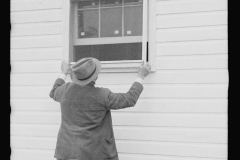 2406_Carpenter fitting sash window, New Homestead, Briar Patch Project, Eatonton, Georgia