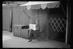 2583_Stable man at the Eastern States Fair, Springfield, Massachusetts