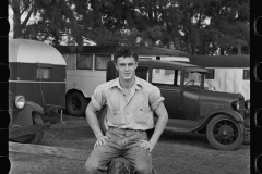 2655_ A young migrant packing-house worker, Belle Glade, Florida