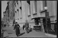 2716_News-stand and subway, Eighth Avenue, New York City