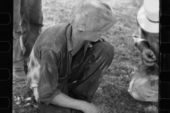 2795_Members of threshing gang taking a break ,  Frederick, Maryland