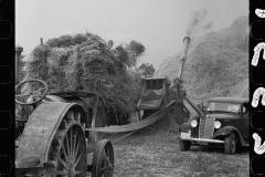 2796_Mobile threshing yard , Frederick, Maryland