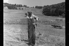 2821_Sharpening a scythe, Windsor County, Vermont