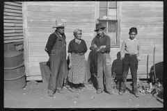 3049_ Mexican beet workers family, near Fisher, Minnesota