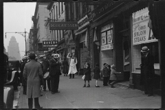 3052_Street_band_on_sidewalk, 8th avenue between West 19th and 20th , New York City