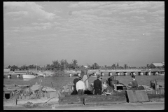 3197_Fishermen and on-lookers , Key West, Florida