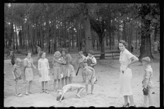 3400_Schoolteacher and children, Irwinville School, Georgia