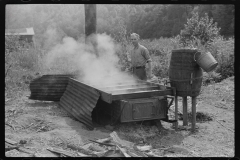 3632_Making molasses , Racine,  West Virginia.