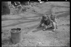 3667_Children of WPA  worker, South Charleston, West Virginia