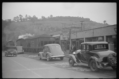 3728_Locomotive  hauling  coal through  Osage, West Virginia