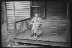 3826_Coal miner's wife and child, Mohegan, West Virginia