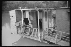 3846_  Family living on riverboat, Charleston, West Virginia.