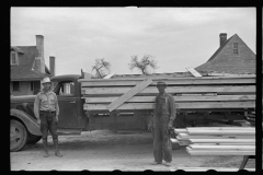 3931_Unloading wall of prefabricated house , Roanoke Farms Project, North Carolina