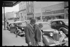 3962_Possibly  Farm family in town, Washington, North Carolina