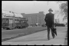 0945_Pedestrian, 12th Street , Washington DC nr Pennsylvania Avenue