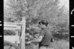 3323_ Cranberry scoopers, Burlington County, New Jersey