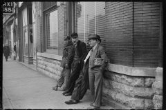 4071_Unemployed miners on corner of street