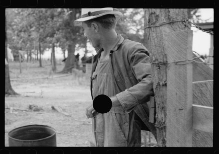 0171_Sharecropper, Wilson cotton plantation