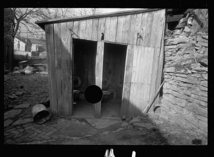 0188_Privy at rear of House in Martin Street, Hamilton County