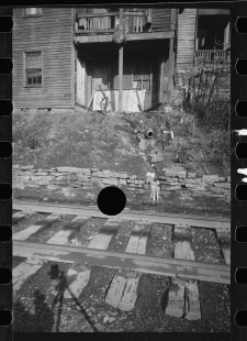 0192_Proximity of Railway track, Martin Street, Hamilton County
