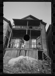 0194_Housing in Front street, Hamilton, Ohio