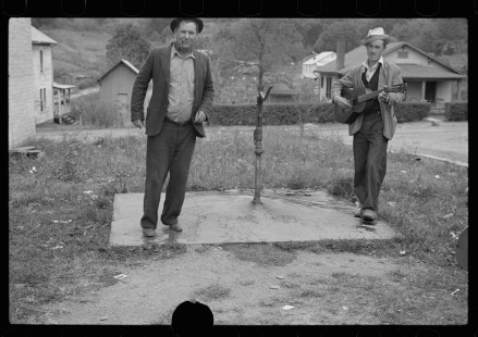 0240_Street musicians, Maynardville, Tennessee