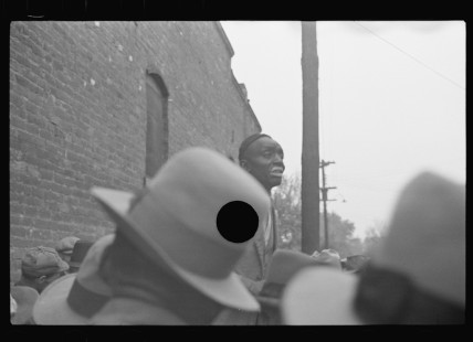 0250_Audience street Medicine Show, Huntingdon, Tennessee