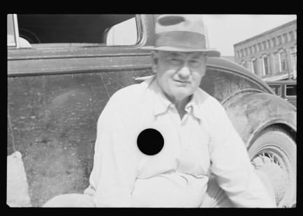 0252_Resident of Camden , Tennessee