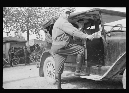 0253_Residents of Camden , Tennessee