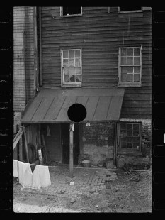 0326_Sub-standard accommodation , Washington D.C.