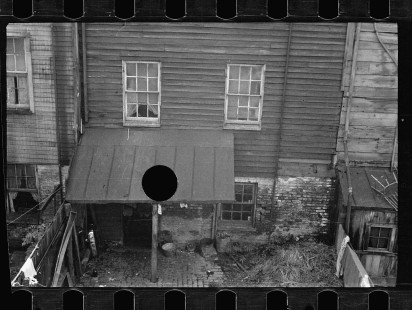 0327_Sub-standard accommodation , Washington D.C.