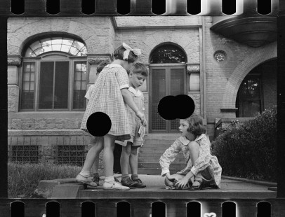 0365_Children playing, Washington D.C.