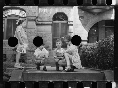 0367_Children playing, Washington D.C.