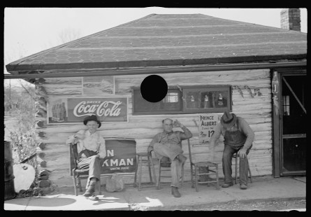 0414_Noon-day rest front of lunchroom