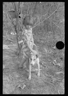 0427_Child with dog , family of ten, Brown County