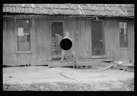 0428_Family of prospective resettlement client, Brown County