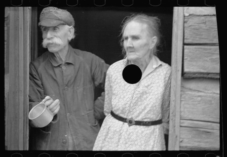 0445_Couple hoping for resettlement, Brown County