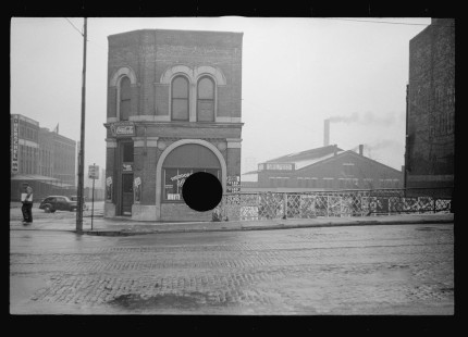 0483_Saloon near Railroad yards, Omaha