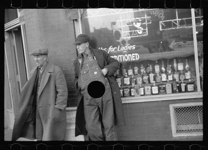 0504_Unemployed men on the streets of Omaha