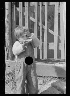 0533_Miner's child , Kempton , West Virginia
