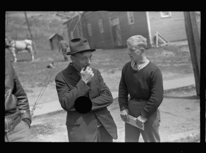 0539_Conversation with young official