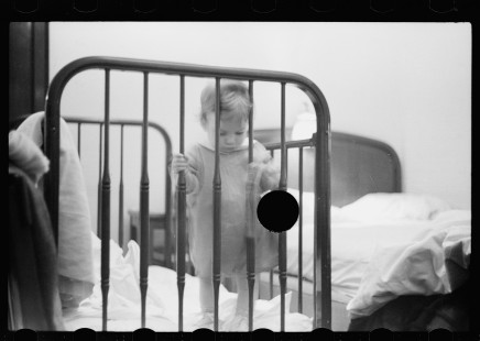 0562_unknown small child possibly photographed in Cincinnati