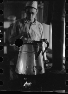 0610_ Cooking vessels , possible commercial kitchen