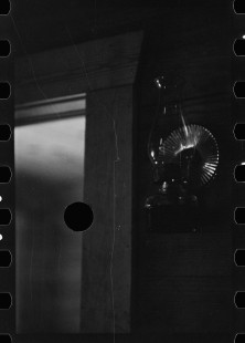 0621_Wall mounted kerosene lamp and reflector